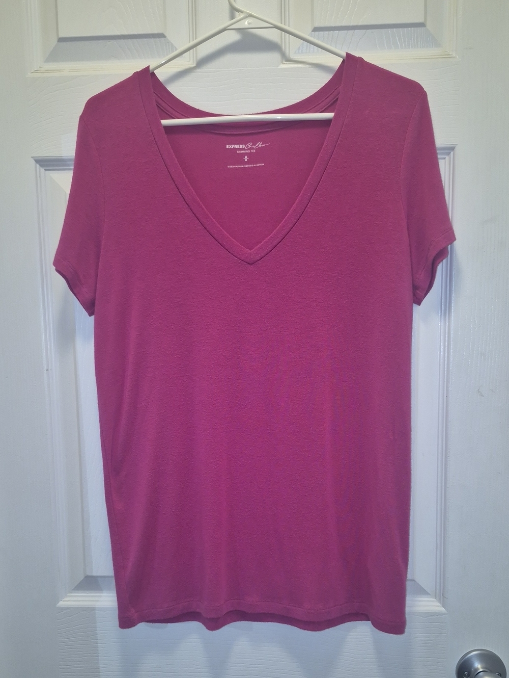 Express Raspberry Pink V-Neck Short Sleeve Tee